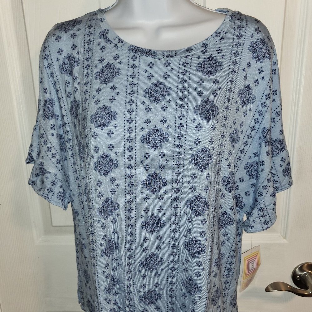 Lularoe Paisley Blue Dahl Top Sz M NWT